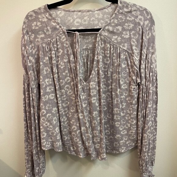 VICI Light Purple and White Floral Top (XS) - Picture 2 of 3